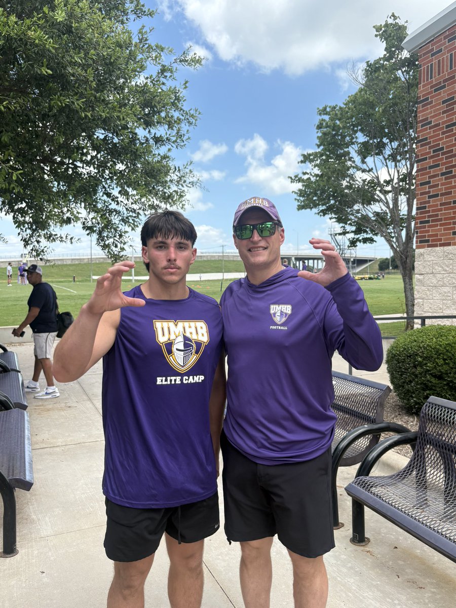 tristan_gav's tweet photo. I had an amazing camp showcasing my ability with @CruFootball Thank you to @KeithStiffle @CoachHermLee @coachmcarey for having me out. I can’t wait to grow from here ‼️‼️
@priority11fb @hullygully06 @recruit_FALLSFB @CoachTello_NCSA @CoachVillas3nor https://t.co/2A2S4LE3Fx