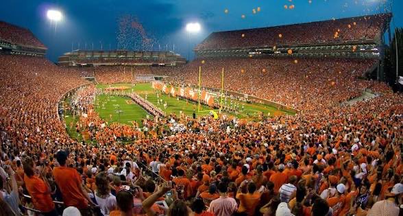 BoCollins55's tweet photo. Excited to head down to Clemson and compete at their camp as a linebacker and defensive lineman. Excited to learn, compete, and showcase my skills against great competition. @JPRockMO https://t.co/0warqTraZB