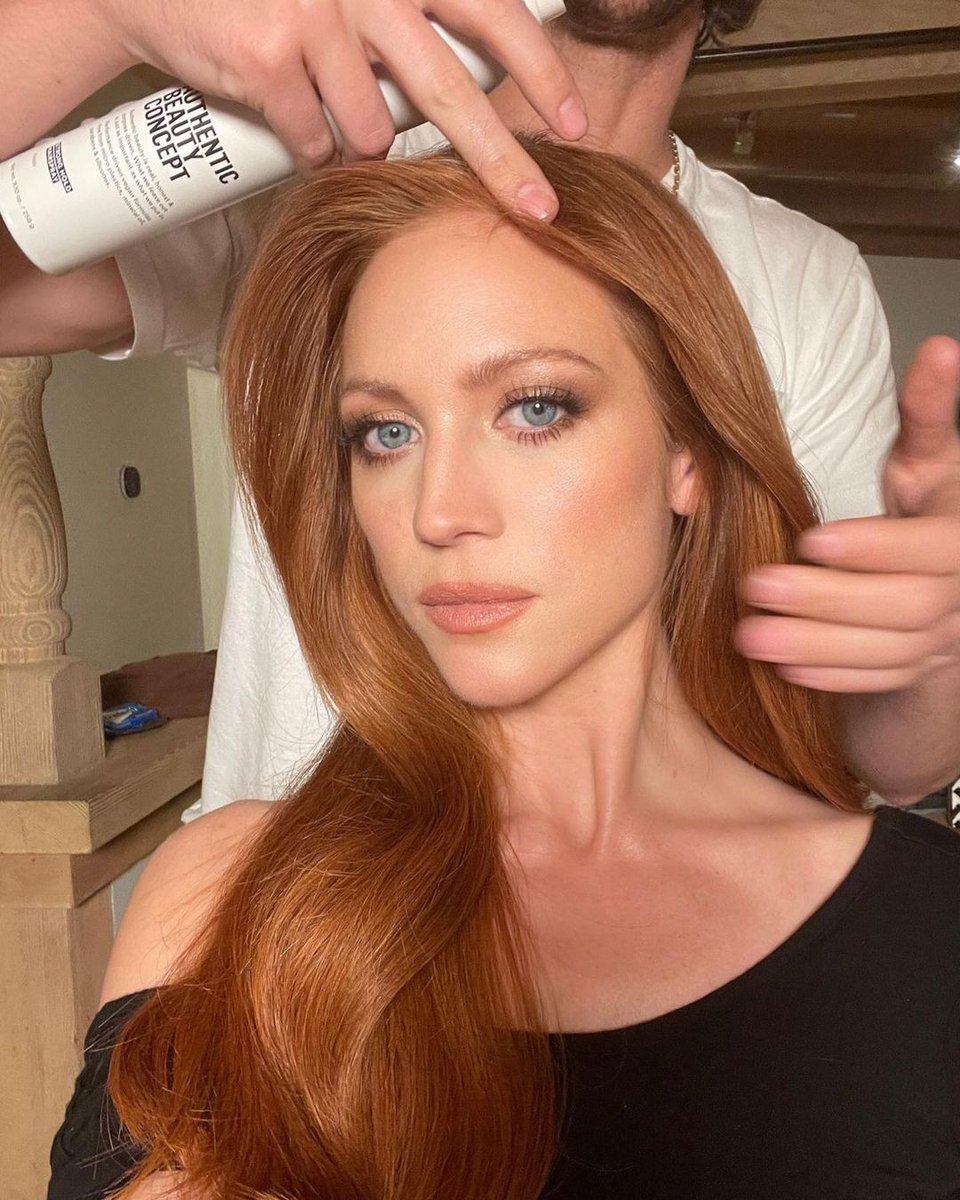 fc_bechloe's tweet photo. @FilmUpdates brittany snow!!!! https://t.co/O6RahLTZ7Z