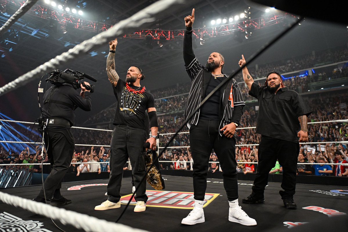 ComplexSports's tweet photo. Jacob Fatu acknowledged him ☝️☝️

(via @WWE) https://t.co/Ujp5asbgBC