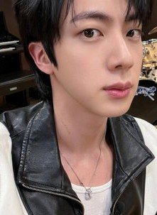jinspam_'s tweet photo. HE IS SO PRETTY https://t.co/cIEzNSvash