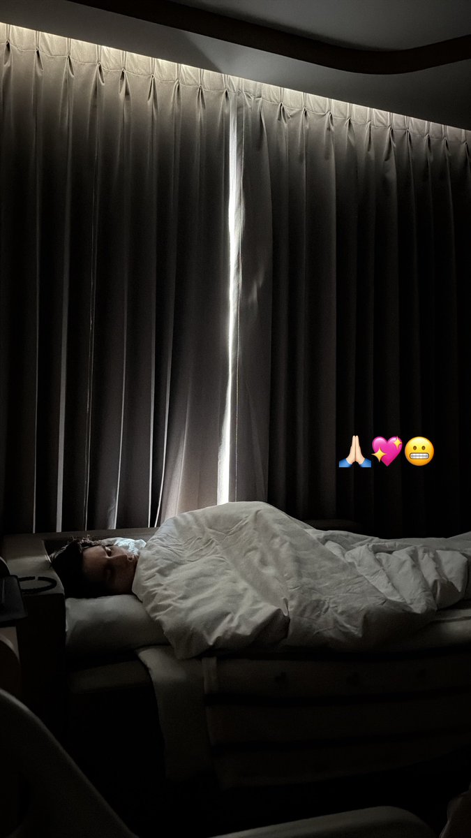 MaisondISBANKY's tweet photo. สรุปใครเฝ้าใครนะคะ😆

📸 IGs : moslhong

@Bank_mondop #ISBANKY #MosBank
#แบงค์มณฑป #BankMondop https://t.co/y7Am8acbIU