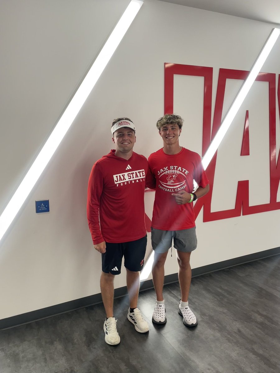 beckhamjarrard's tweet photo. Had a great day at Jax State! Thank you @CoachSammyMix for coming to @StatesboroFB and inviting me to camp. It was great to meet @Coach__House and get some time to talk about @JaxStateFB.  @CoachALanzone, it was awesome touring the facilities and hearing about what Jax State is building!

Looking forward to getting back to work  with my teammates tomorrow morning. 

@StatesboroFB @coachmdobson
@CoachBuckRob
@StatesboroFball @recruits_GA
@GAPrepVarsity @patohara17 @QBC_Atlanta
@QuincyAvery @Veltmentoring82
@thejoshaubrey @C_Lacy16