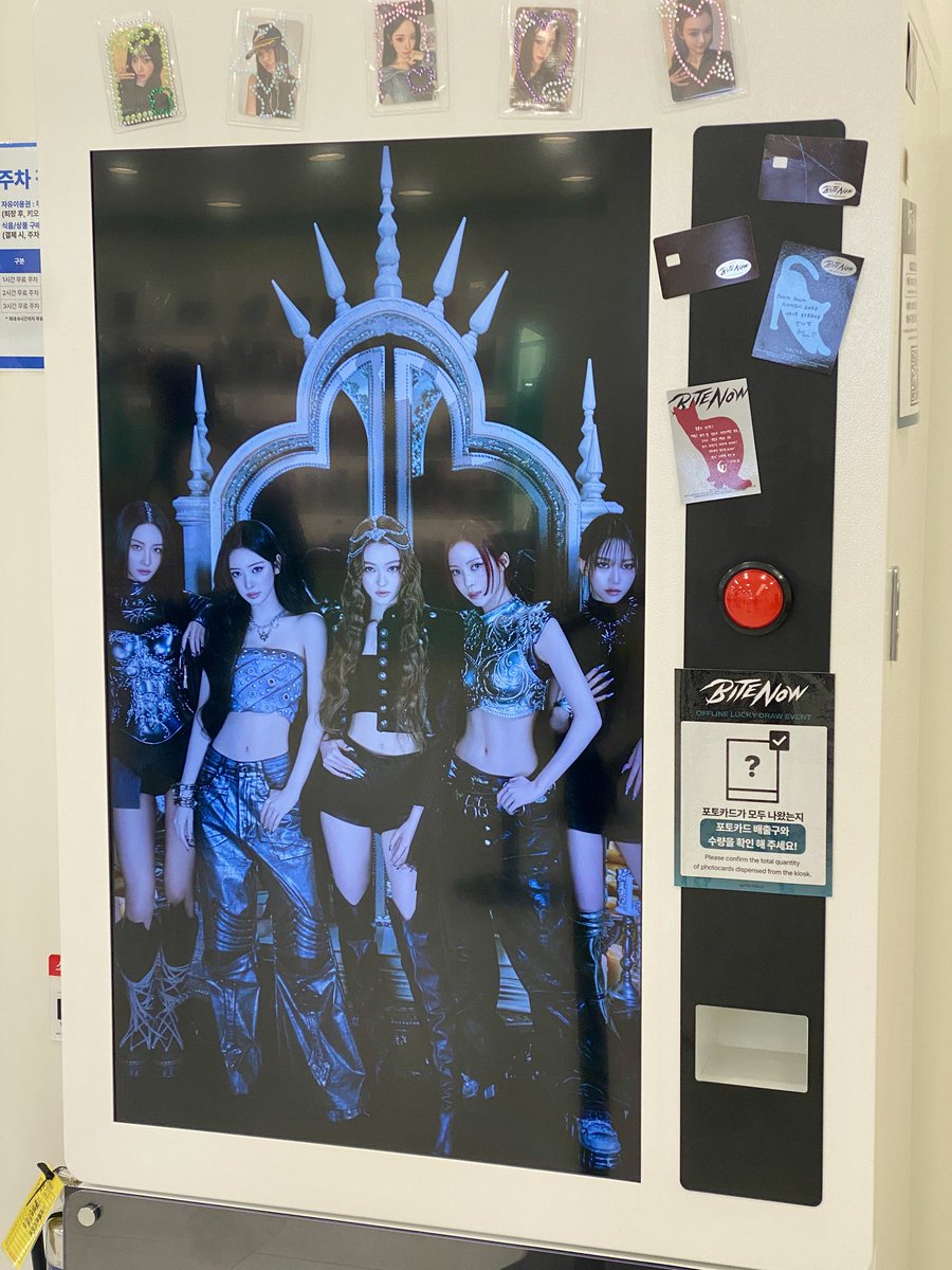 Withmuu_JS's tweet photo. [#MEOVV]

𝓓𝓓𝓘 𝓡𝓞 𝓡𝓘 
𝓗𝓮𝓪𝓻 𝓽𝓱𝓲𝓼 𝓼𝓸𝓷𝓰 𝓲𝓷𝓼𝓲𝓭𝓮 𝔂𝓸𝓾𝓻 𝓱𝓮𝓪𝓭
𝓨𝓸𝓾𝓻 𝓱𝓮𝓪𝓭 🐈‍⬛,,ꨄ,,,

╭ MEOVV - BITE NOW / THE 2nd EP ALBUM
🌟LUCKY DRAW EVENT (26.06.02 - 06.07)
위드뮤 잠실점에서 만나보세요! ╯

#미야오 #BITENOW #DDIRORI
#WITHMUU #위드뮤 #위드뮤잠실 https://t.co/97vuo6utMR