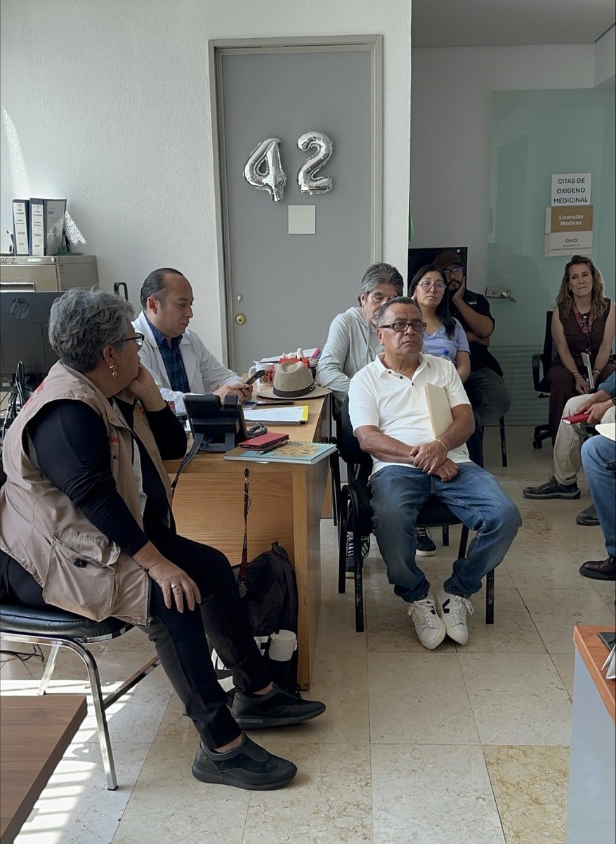 LCEN_ISSSTE's tweet photo. En la CMF Tlalpan sostuvimos reunión #LaClínicaesNuestra. 🤝✨
Trabajando en equipo seguimos construyendo espacios más dignos y cercanos para nuestras y nuestros derechohabientes.
#ISSSTE #CMFTlalpan #COSABI #issstezonasur @issste.mx https://t.co/qUc48gXJN5