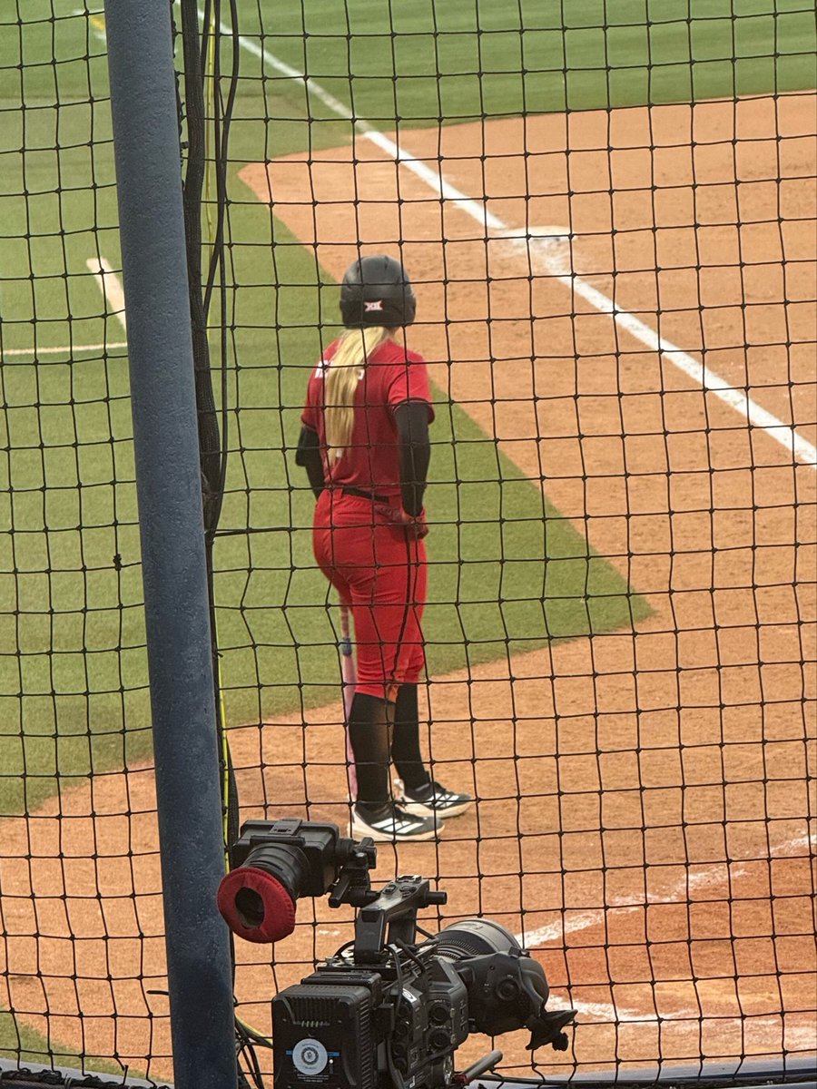 OhioTate's tweet photo. We head to the bottom of the 7th inning tied 4-4.

Texas Tech needs 1 run to win the game.

Mia Williams will lead off. https://t.co/SBGXltAnFy