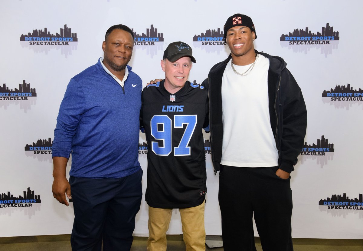 Did a photo op over the weekend with one of the all-time best @NFL ...