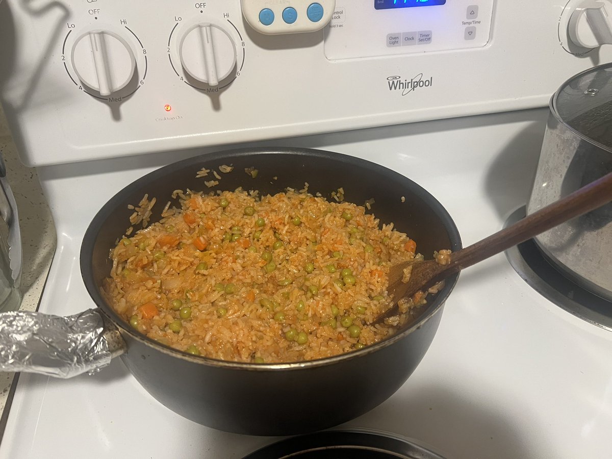 addemslit's tweet photo. Made some guacamole, rice, and refried beans to go with the tacos tonight https://t.co/KveNdrN9qz