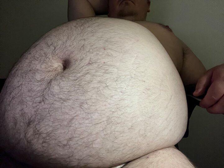 TheVoraciousBear tweet media