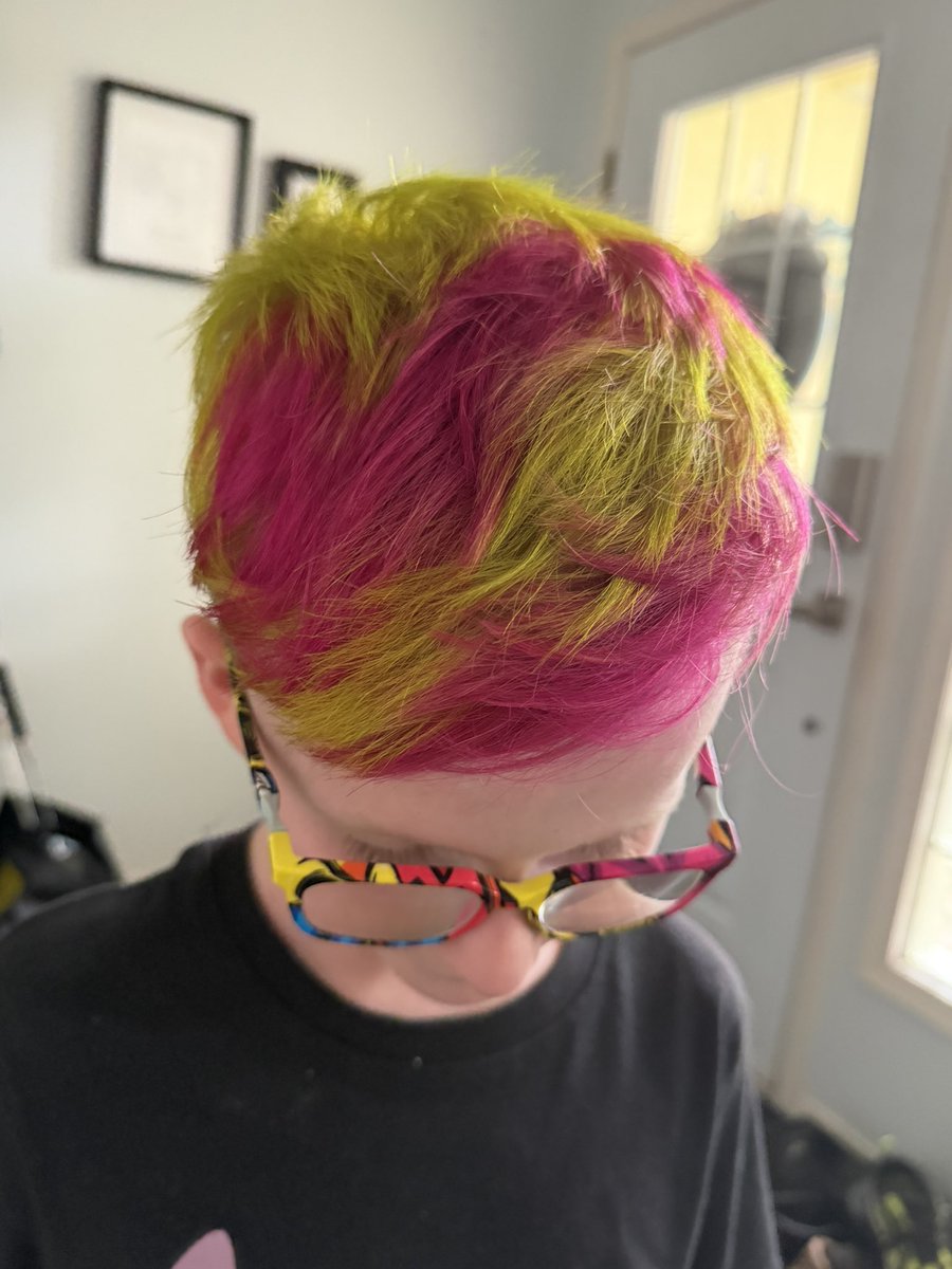 lime_green's tweet photo. Ready for his baseball playoffs ⚾️ https://t.co/vjo2H6ifje