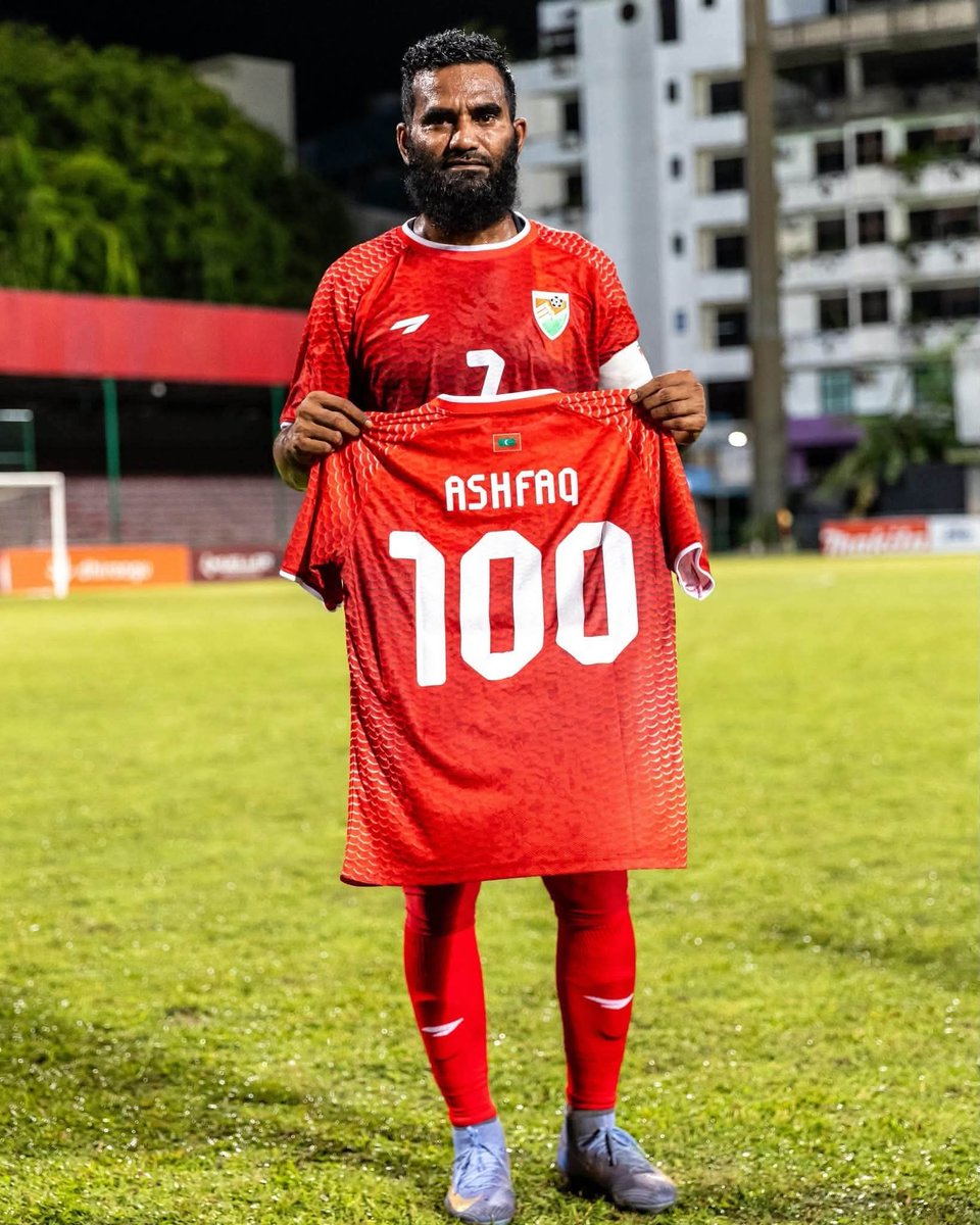 umarashfag's tweet photo. Finally dream come true 100 caps Maldivian king of football ❤️💯🫶
Ali ashfag (Dagandey) https://t.co/L4kOXpBSft