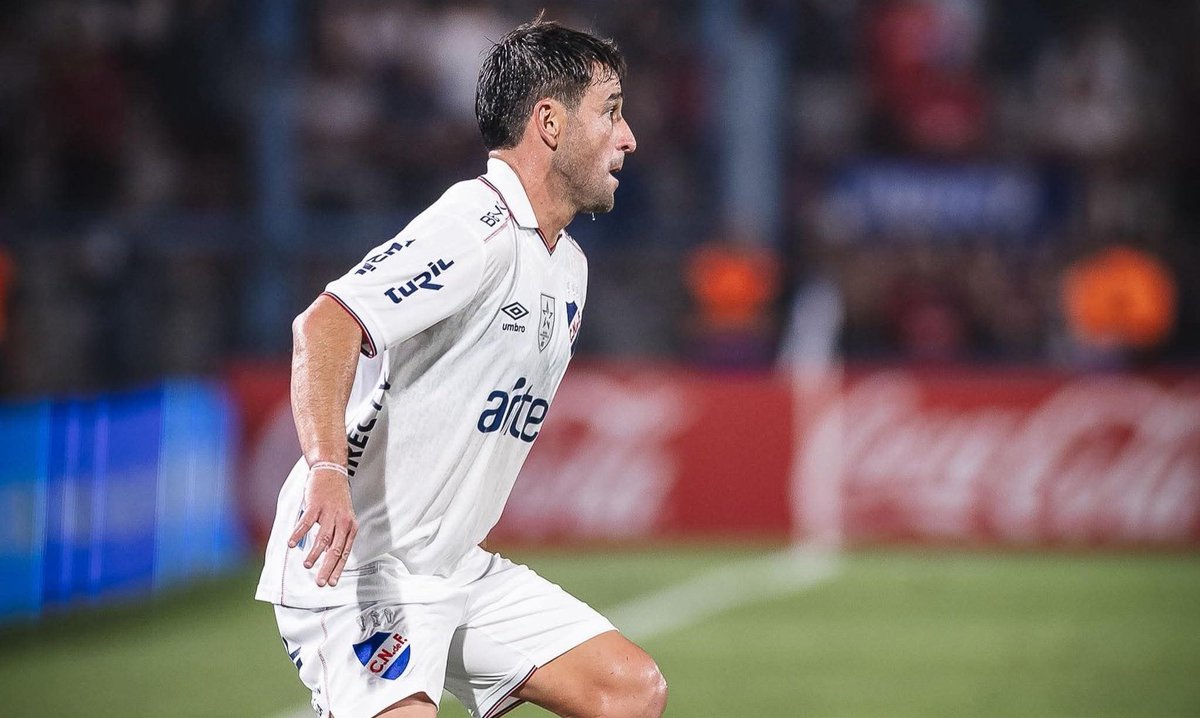 SomosNacional1's tweet photo. Nicolás Lodeiro recibió tres fechas de suspensión por la expulsión ante Albion. https://t.co/5bXe24KsDI