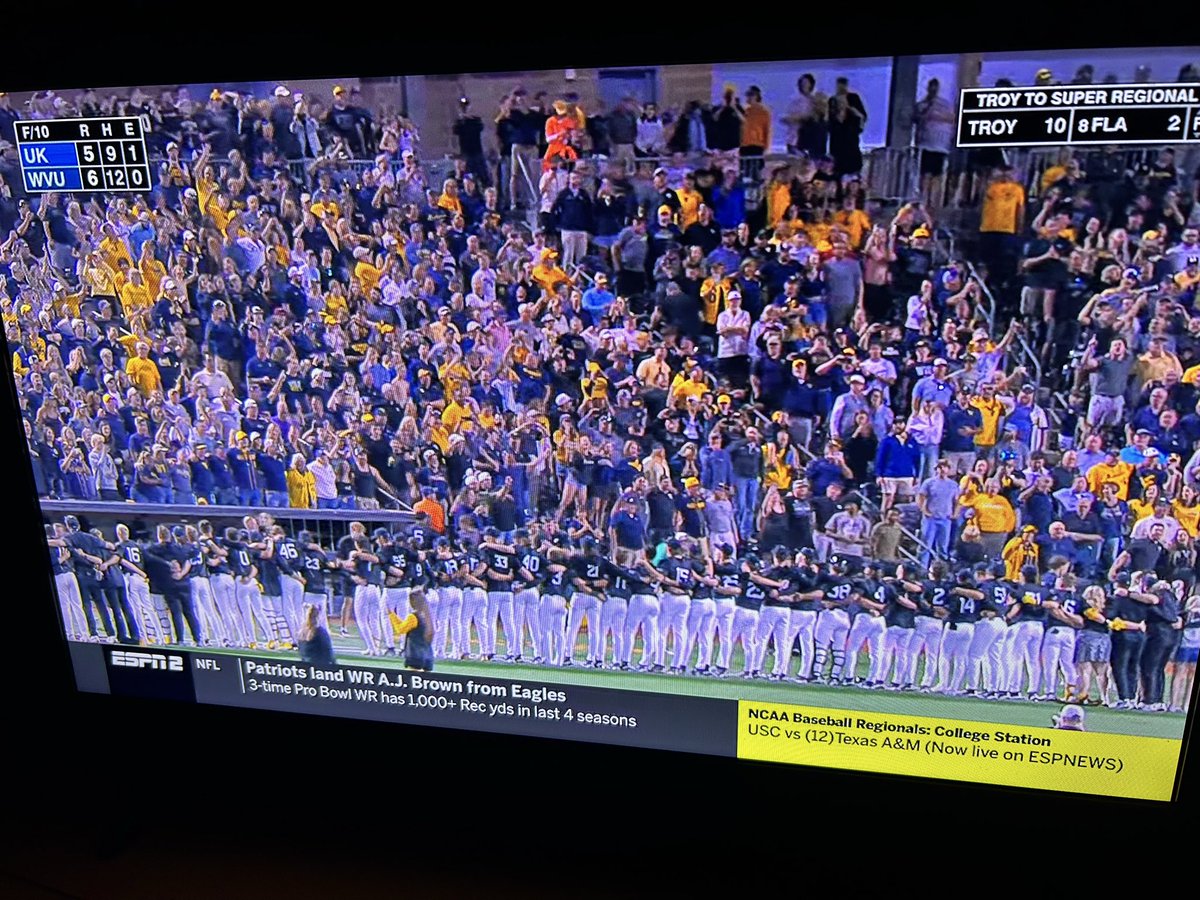 MCDillon4's tweet photo. #CueCountryRoads 💛💙 @WVUBaseball https://t.co/VNgpChxzsl