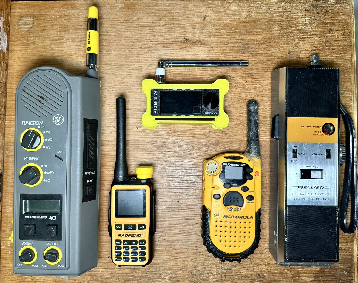QuirkyQRP's tweet photo. Happy National Yellow Radio Day!

#nationalyellowradioday #Ham4Life #AmateurRadio #HamRadioHistory #HamRadio #SWL #ShortwaveRadio #CBradio #27mhz #AMFM #RadioStuff #HamRadio #HamHarder #FRS #GMRS https://t.co/0cu9IzYkLG