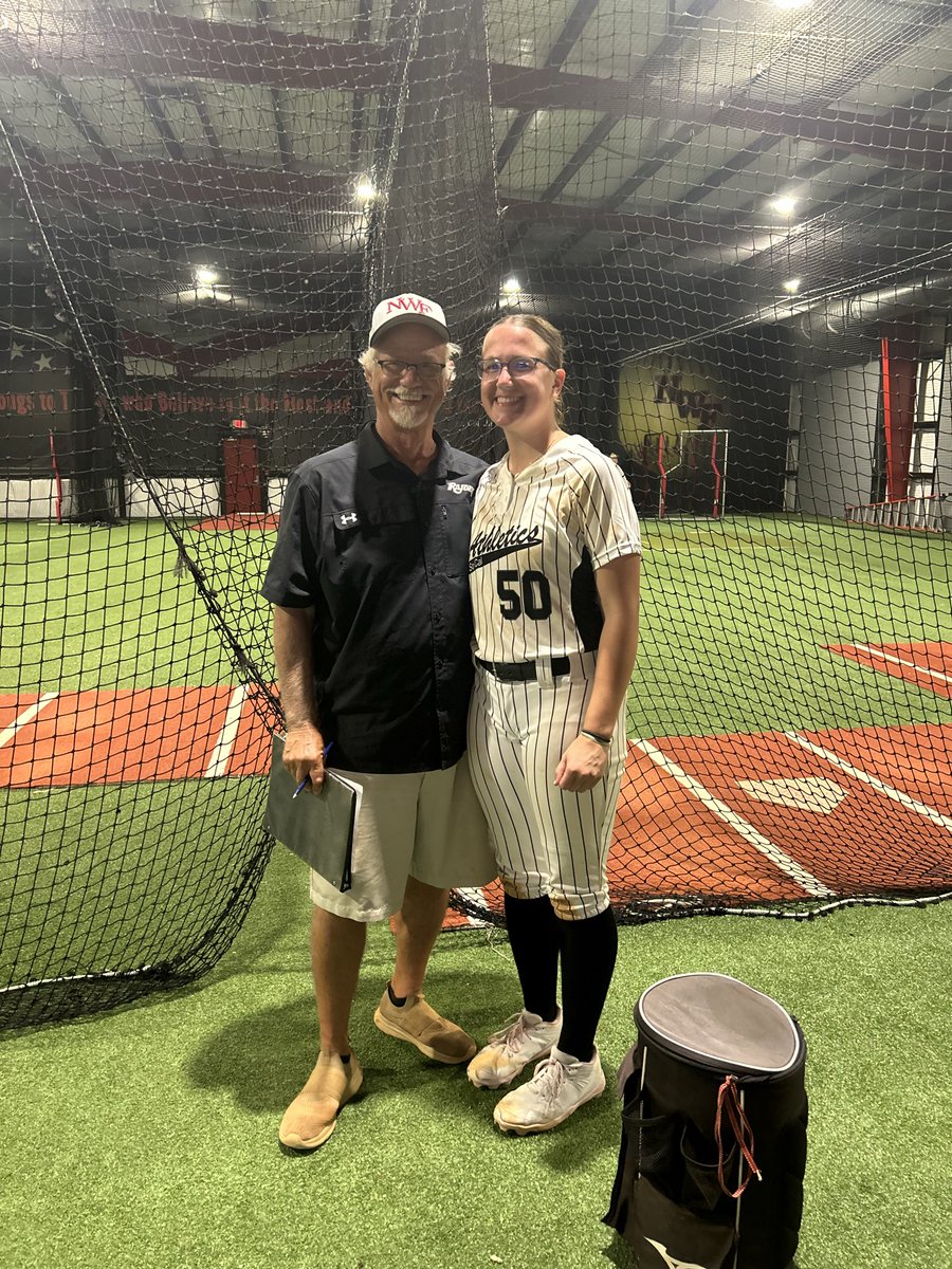 Kwhistle_2028's tweet photo. I had an amazing time at @NWFRaiders_SB camp on Sunday with some of my teammates! It was great to be back on campus (even if the rain did put us indoors). Thank you @AndyLeeNWF @CoachNelson_NWF and all of the NWFS players there running it! Another big thanks to @coachNat21 from @lbwsoftball for being there!!

 @BSherSB @08SCANATIONAL
@socalath2028 @los_stuff @LineDsoftball @LegacyLegendsS1 @IHartFastpitch @ExtraInningSB
@Softball_Home @ChrisJamesCoach