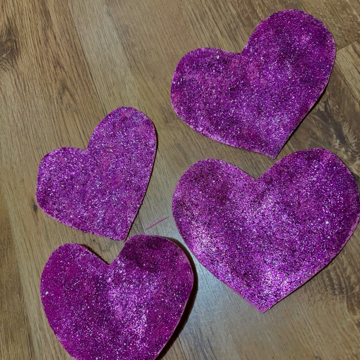laviengolden's tweet photo. corações para mim e para bellita cantarmos xo bem twins 😗🩷✨ https://t.co/H2SP1RLNll