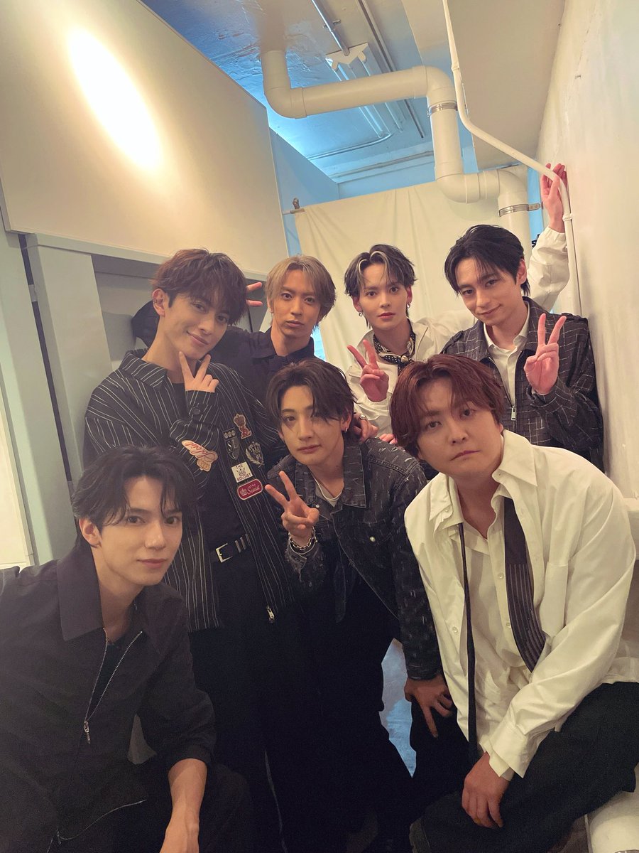 UNFORMplus's tweet photo. 「TVガイドdan vol.60」
本日発売です！！！

セブンネットショッピング版では
UNFORM＋が表紙です！

是非是非、記念に、
よろしくお願いいたします！ https://t.co/S6JKP6xOkw