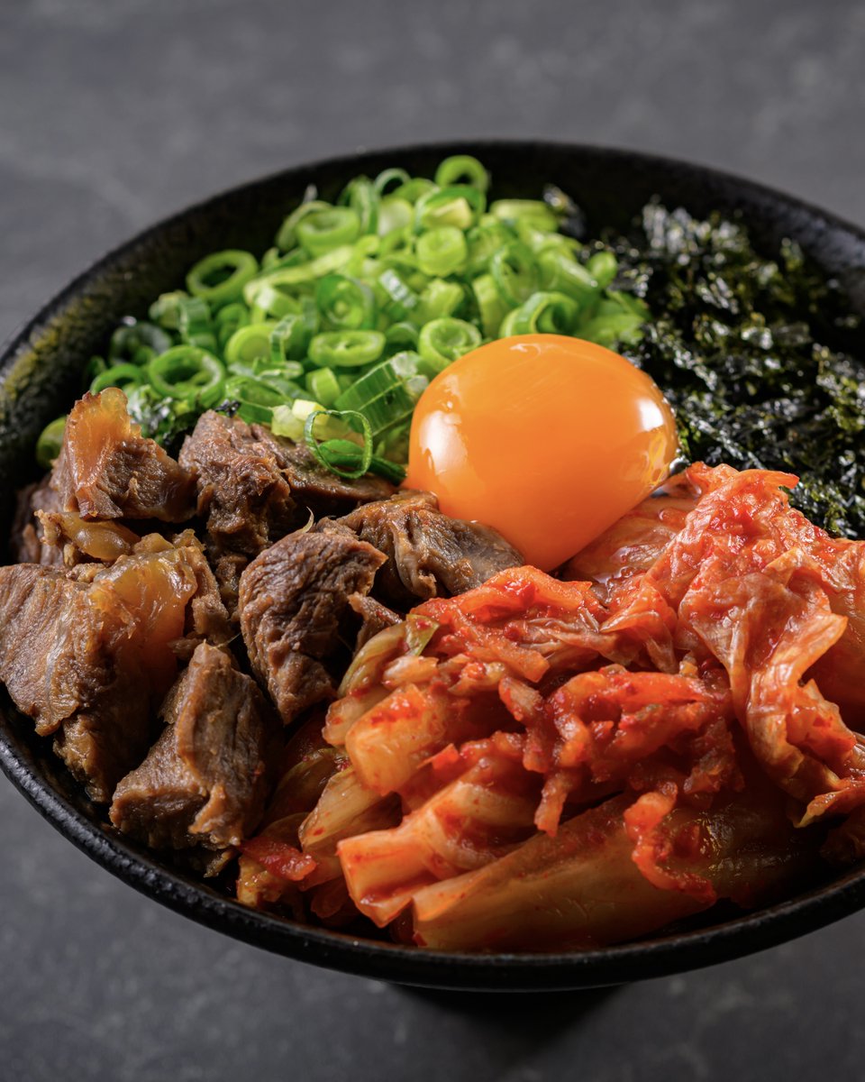 ushikoi's tweet photo. スタッフの胃袋を掴んだ
『恋ノ輔の賄い丼』

次は、あなたの番...。 https://t.co/2TfiqwPYj8