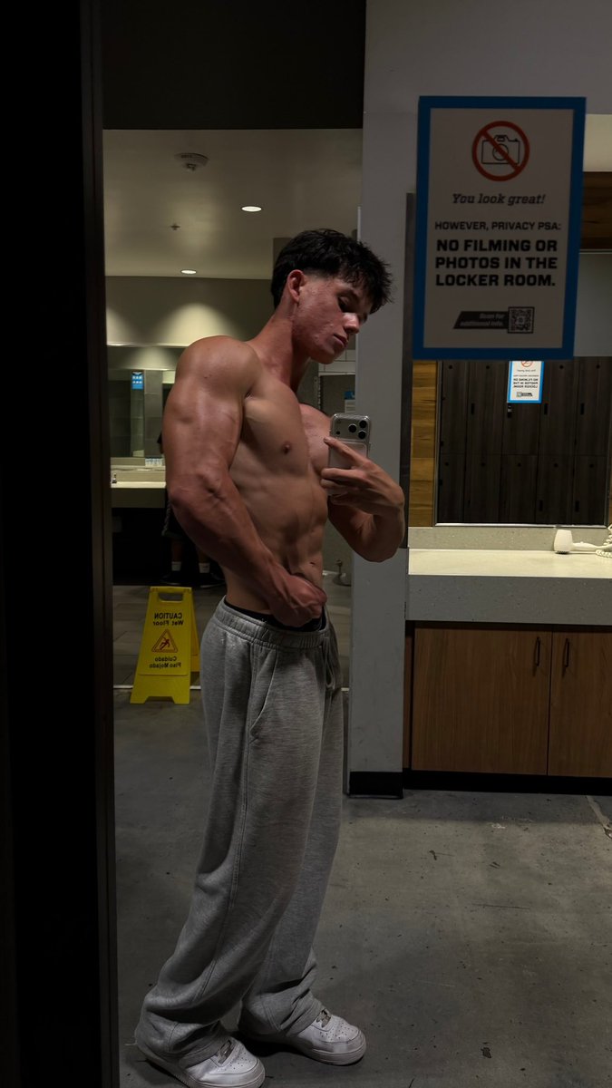 JakeMyDay's tweet photo. Get it this week gang 💪🏼 https://t.co/HliNUkzzH6