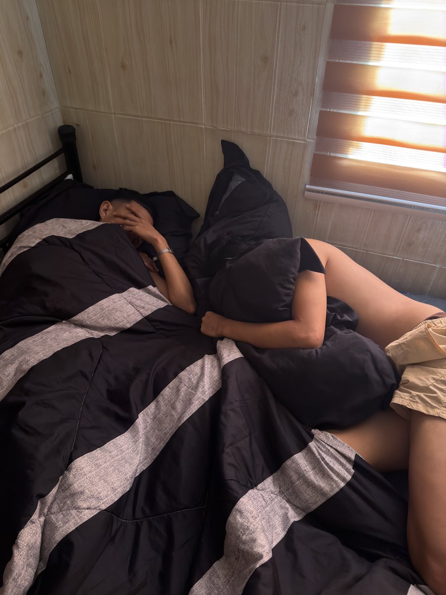 greyUlap's tweet photo. Dalawang Twink for Today! Good Morning Indeed. https://t.co/KLsb0BUhai