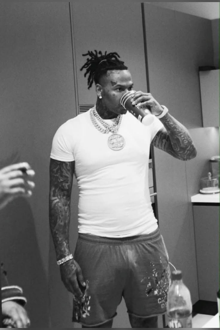 kris_2x1's tweet photo. 男なら憧れるmoneybagg yo https://t.co/Vqk3OdFeJR