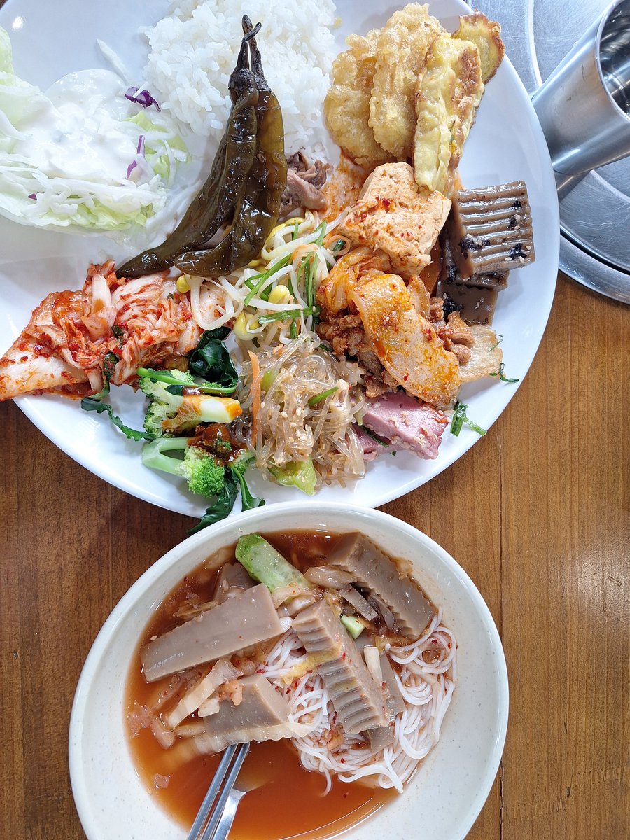 gothreecar's tweet photo. 한식뷔페 https://t.co/4sn6un2Ys5