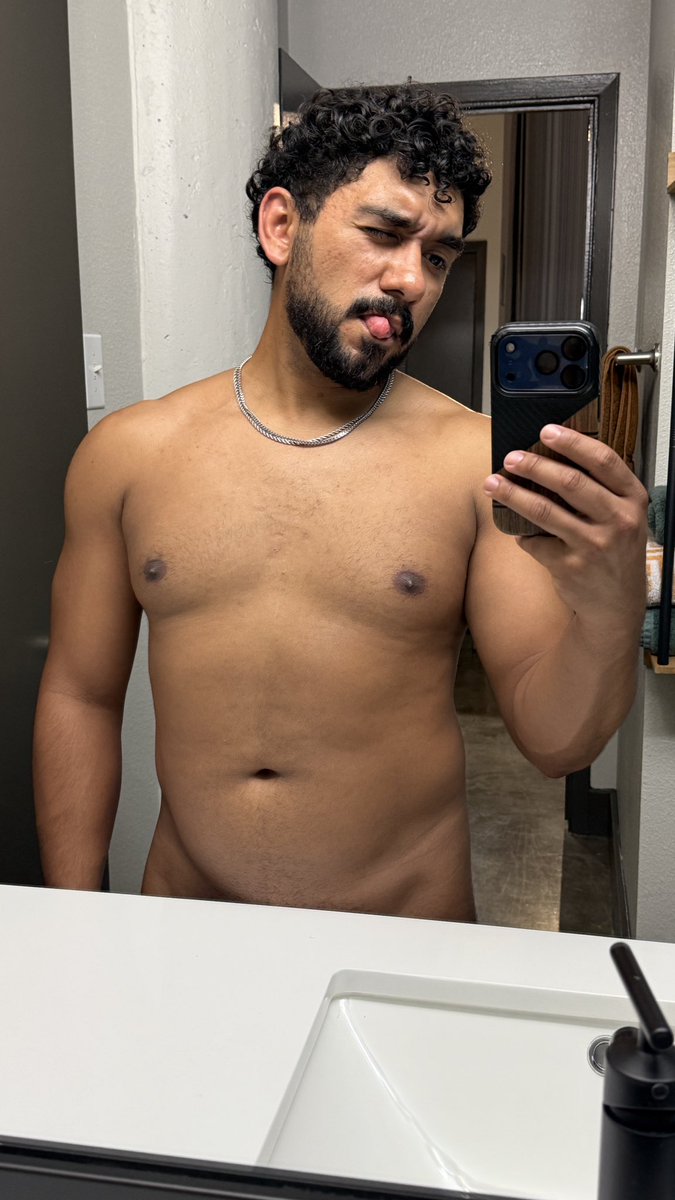 BeardedBi's tweet photo. I wanna buzz my head but I know the curls are in rn LOL https://t.co/JbpvVU4Hpf