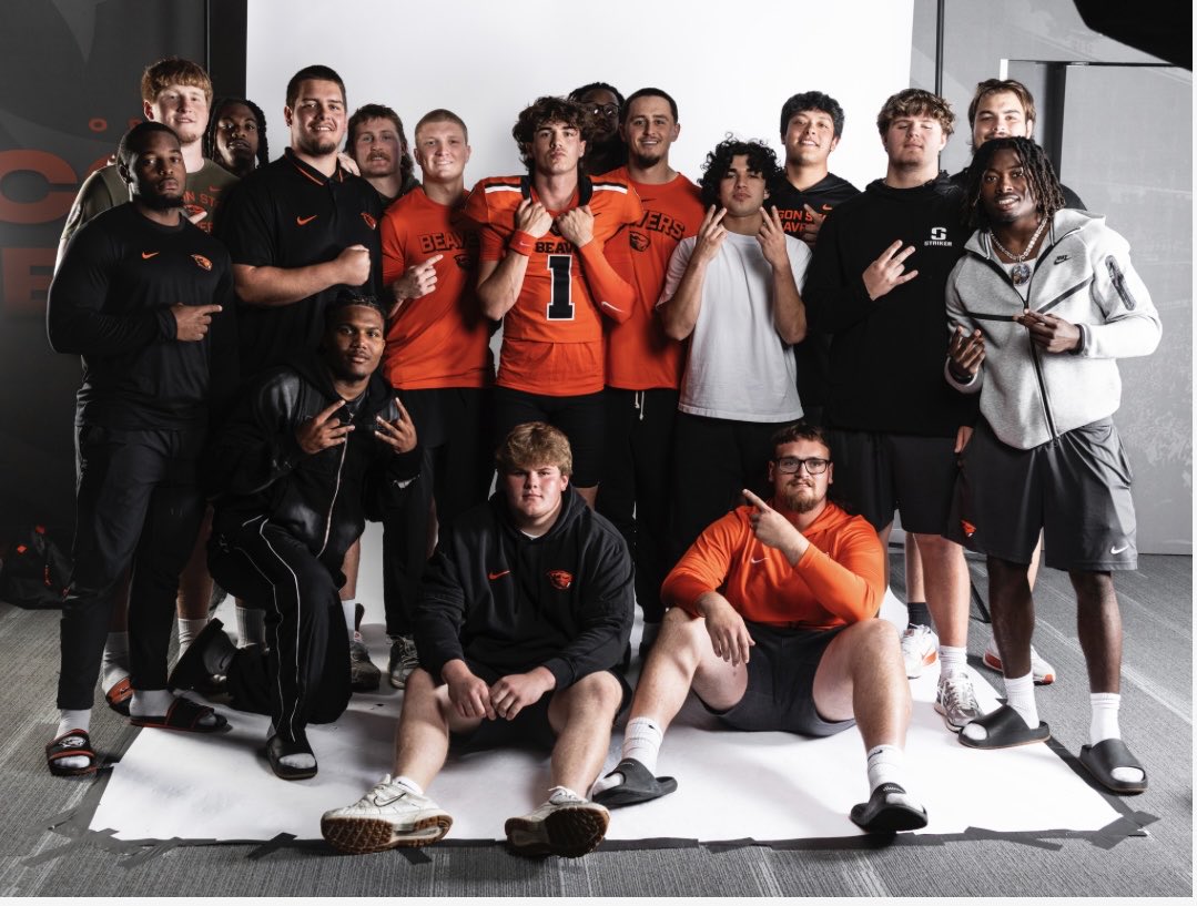 ThaddeusThatch1's tweet photo. Thank you for a wonderful OV @BeaverFootball It truly is an honor to be recruited by such a great staff. #GoBeavs! 
@CoachShephard @mitchdahlen4 @CoachZMcBride @EronHodges @CoachB53 @beavs_report @BeaverSports @AndrewNemec @CoachNorris34 @Coach_Brentley @George_Cover0 https://t.co/0kD7yHxYLc