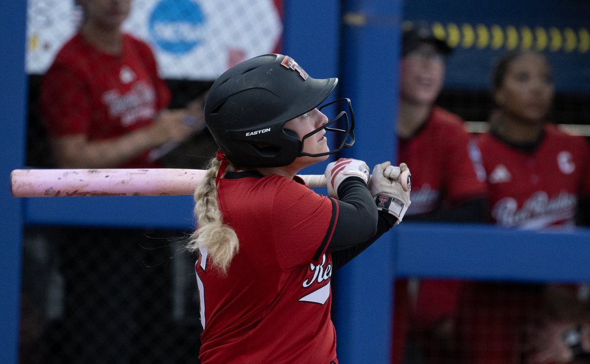CollieronTV's tweet photo. Texas Tech vs. Alabama, Game 1 https://t.co/L61eOZA8ER