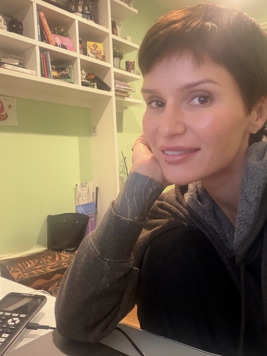 Alexandra Kay tweet media