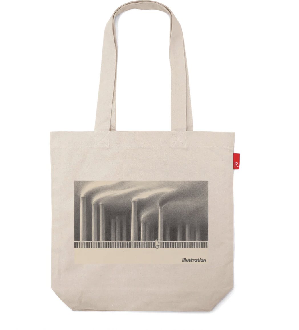 lAXaesmULNrf6nV's tweet photo. 『illustration』の誌上コンペ「ザ・チョイス」とROOTOTEとのコラボレーショントートが6月1日より期間限定・予約販売開始されました。
2025年度のイラストレーション“ザ・チョイス”入選作品をプリントするのは、ベーシックな縦型キャンバストート「TALL（トール）」と、内側が2つに仕切られたトートバッグ「TUBE（チューブ）」。
シンプルなシルエットのトートに、全36作品それぞれの個性が際立ちます。この機会に是非！

https://t.co/g4qBCXpcdd