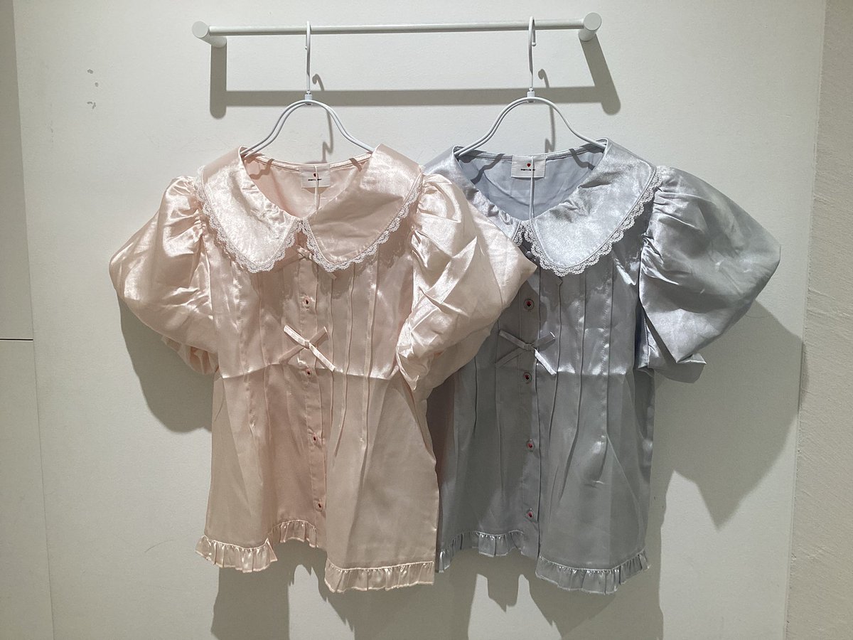 ▷おすすめアイテム ribbonサテンシャツ ピンク/ブルー ￥8,800(tax in 