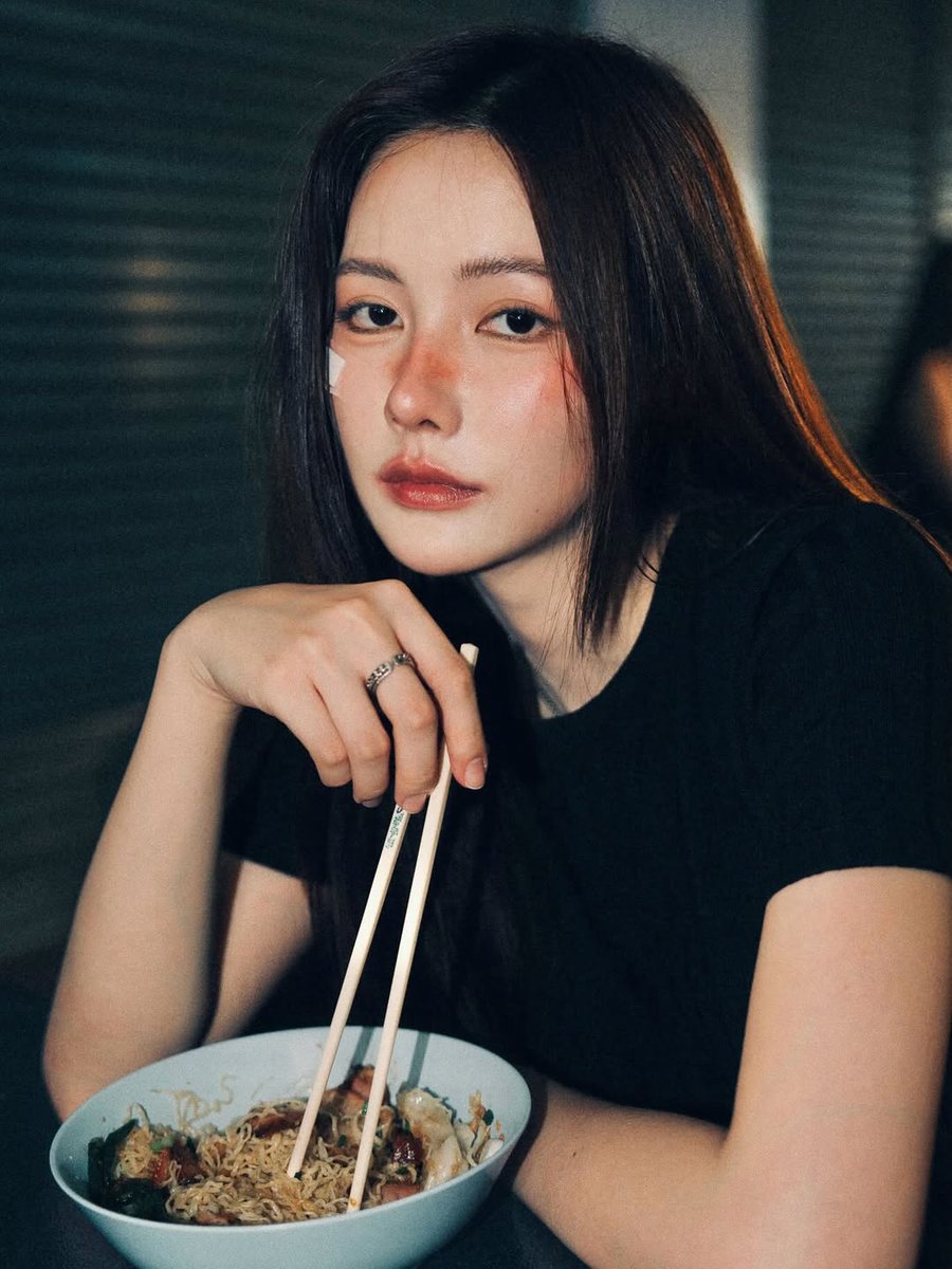 thisisneweirlys's tweet photo. I imagined she being incredibly cool, simultaneously mafia and girlfriend material, like I was a good girl dating a gangster. Then my fantasy was shattered when someone said this was Kru Som after Belle punched her in EP 6 🥹
 
#PlaKewalin https://t.co/fUgBSRyD7z