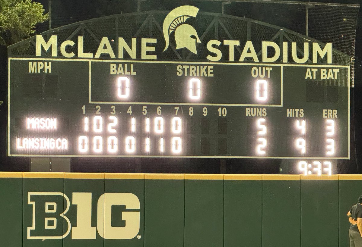 _DiamondClassic's tweet photo. Congratulations to Mason, winner of the 64th Dean Shippey Capital Diamond Classic!

The Bulldogs defeated Lansing Catholic 5-2 at McLane Stadium tonight, claiming their first Classic championship. @BulldogsBase #Classic64 https://t.co/V4qUMLf6WI