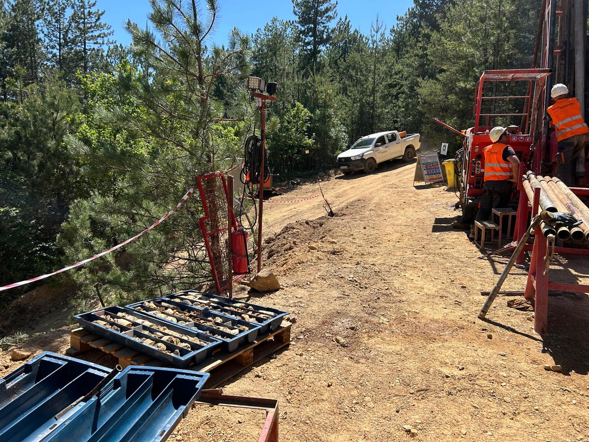 MinRexResources's tweet photo. 🚨 DRILL RIG ON SITE. DRILLING UNDERWAY. 🚨
With the drill turning, MinRex has commenced a fully funded ~7,000m program targeting one of the most compelling near-surface gold-silver deposits in the region.

📌https://t.co/NRVQrXnKGy https://t.co/n1Xex25BVY