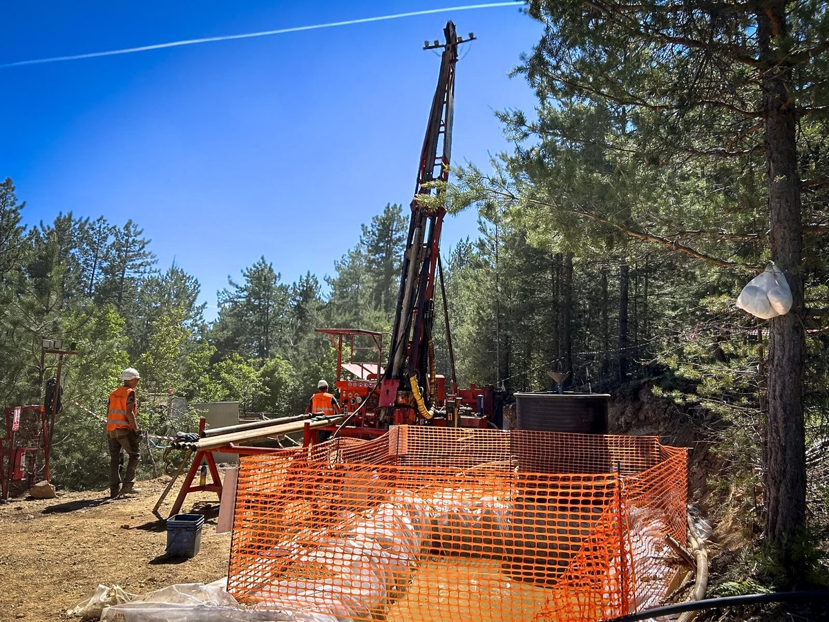 MinRexResources's tweet photo. 🚨 DRILL RIG ON SITE. DRILLING UNDERWAY. 🚨
With the drill turning, MinRex has commenced a fully funded ~7,000m program targeting one of the most compelling near-surface gold-silver deposits in the region.

📌https://t.co/NRVQrXnKGy https://t.co/n1Xex25BVY