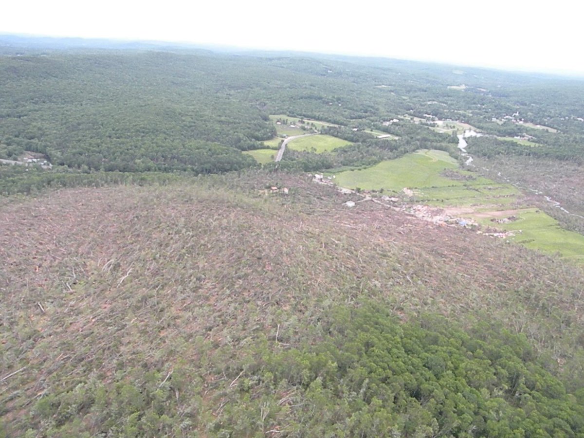 Sekai_WX's tweet photo. Here are some aerial photographs showing the tree damage caused by the prolific tree-eater Springfield, MA EF3 15 years ago today.

This event was by far the strongest in the region since 1953, and was actually more consistent than Worcester   was IMO. https://t.co/Z9hkqjF59d