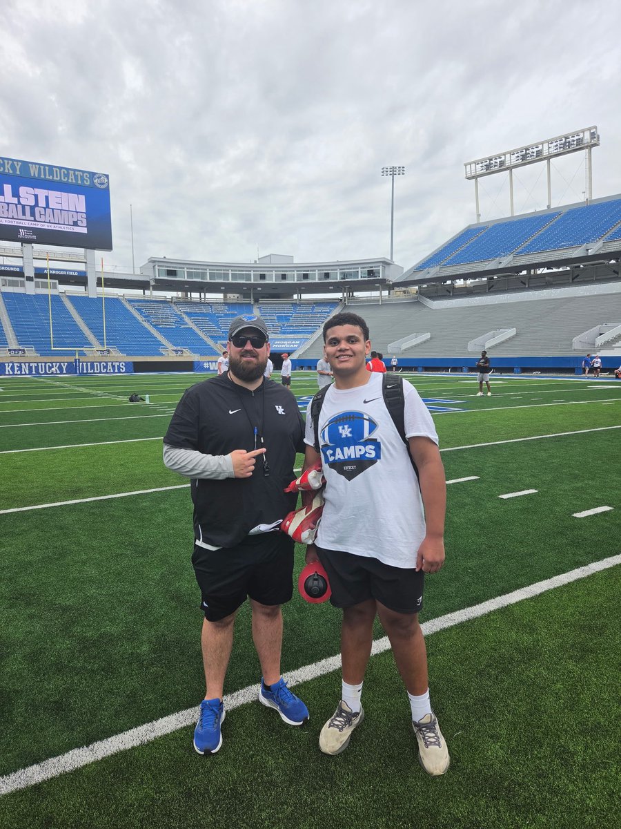 Markellsmith54's tweet photo. Had a great time at the UK CAMP
@CoachPerry_UK @CoachWillStein @CutterLeftwich @UKFootball @247recruiting @PrepRedzoneKY https://t.co/jUokH8Odeo
