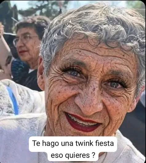 520_ay7's tweet photo. @efrenesquedaa Quien diría que de tanto que nos burlamos de lo anciana que se ve se empezaría a operar para seguir en las twinkfiestas https://t.co/ZYuZf20wzE
