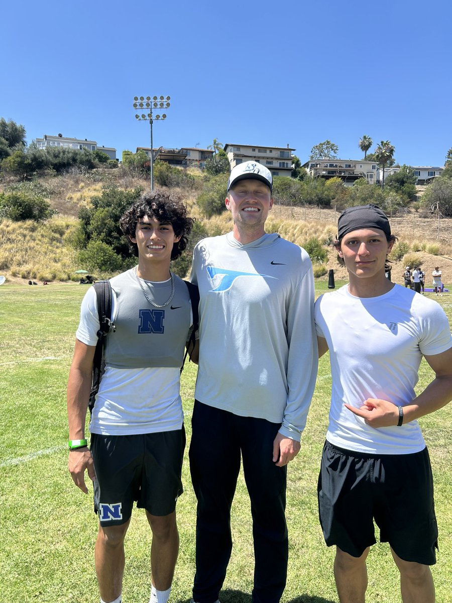 IsaacFl33816654's tweet photo. Thank you @AustenJacobs for the pointers. Great talking to you at the Whittier Mega Camp! https://t.co/ucSBd2G400