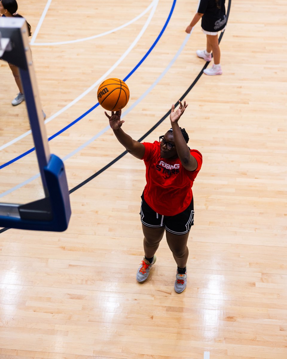 IMGABasketball's tweet photo. The gym is buzzing and summer hoops are underway 🏀🔥
Train with elite coaches, compete alongside athletes from around the world, and take your game to the next level at IMG Academy Basketball Camp. Tap the link to learn more 🔗 https://t.co/XA5rnfuBQw https://t.co/0RRoGPuY34