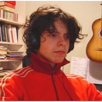 yonlupedia's tweet photo. Com que idade você descobriu que a clássica jaqueta que o Yoñlu vestia era, possivelmente, inspirada na vestimenta de Erlend Oye, da dupla Kings of Convenience?

Ele chegou a gravar um cover de Little Kids, de autoria deles, e já afirmou admirar o trabalho da dupla norueguesa https://t.co/Xy4GAd6FJu