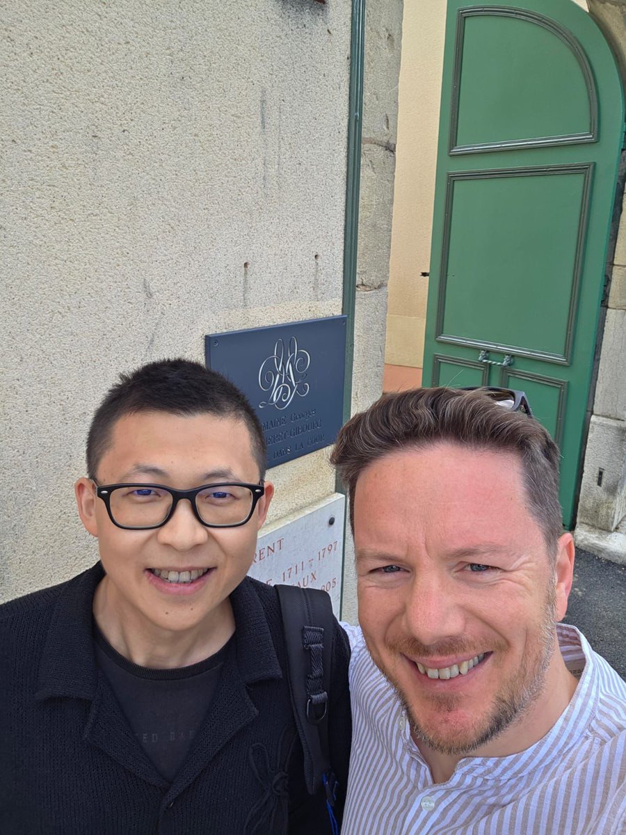 JamesSuckling's tweet photo. During a visit to Domaine Georges Mugneret-Gibourg today, Senior Editor Zekun Shuai ran into Terry Kandylis, the winemaker behind Bendito Destino in Ribera del Duero – whose wines Zekun adores. Kandylis crafts soulful, transparent and tension-filled wines from old vines, bringing a distinct Burgundian touch to Spain. What a coincidence!

#domaine_georges_mugneret_gibourg
#terrykandylis
#benditodestino
#MugneretGibourg #BenditoDestino #RiberaDelDuero #Burgundy #BurgundyWine #Bourgogne #OldVines #WineCoincidence #WineTasting #Winemaker