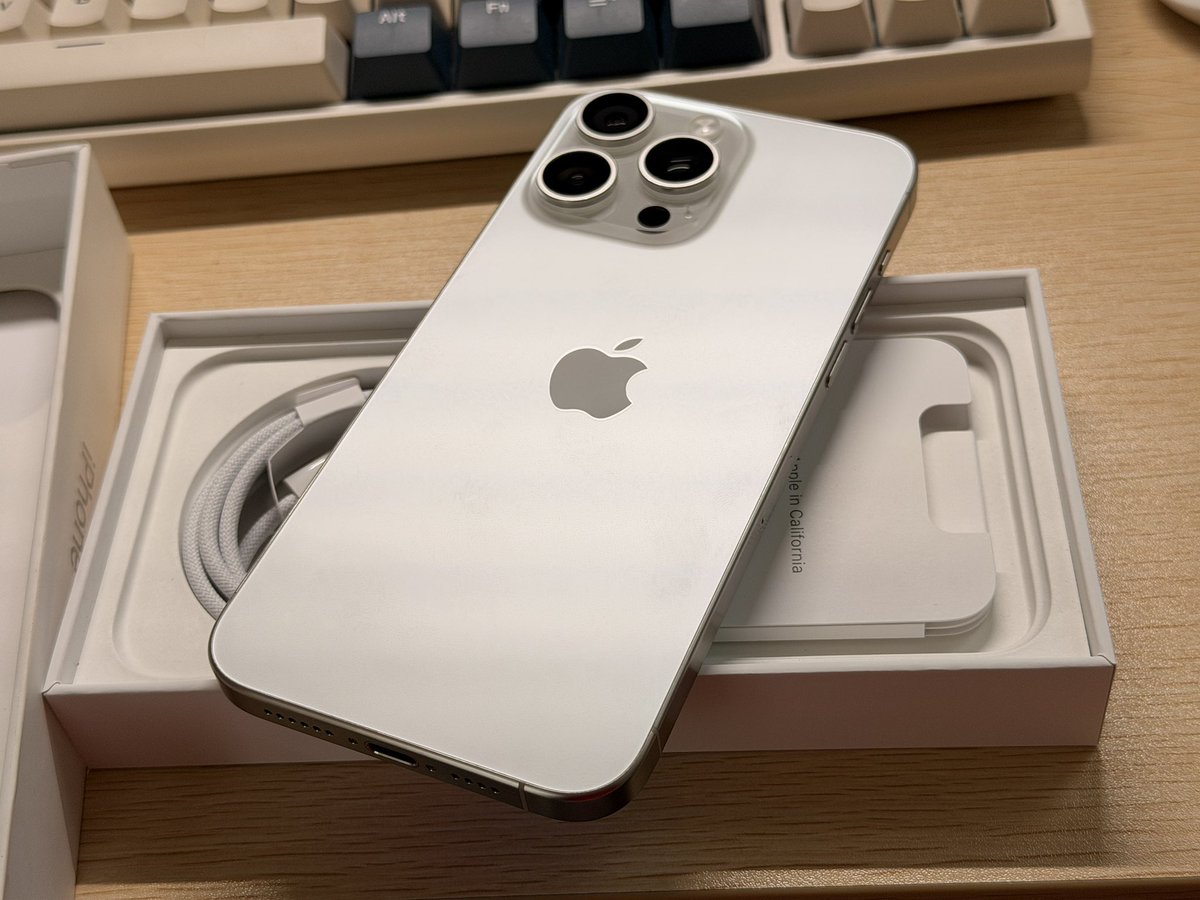 ome_e233's tweet photo. iPhone 15 Pro Max 2年間ありがとう https://t.co/S6isYK4ycy