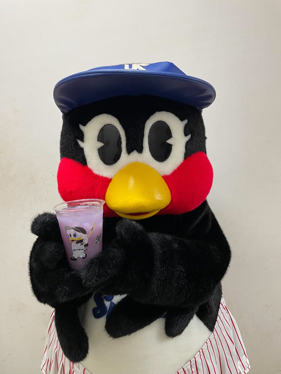 jingu_gourmetpr's tweet photo. 今日から #つばみ ＆ #マーくん のコラボグルメが販売‼️

たくさん飲んで食べて、姫の恋活？婚活？を応燕しましょう😍

姫の恋が実りますように🙏💕

#神宮グルメ
#球場グルメ https://t.co/ezH3rKSoNl
