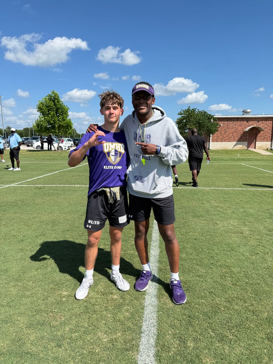 WyattCoop12's tweet photo. Great day competing at session 2-UMHB Camp,gave me a chance to put my name out and showcase my talent.Thank  you for the big opportunity to compete!! @coachmcarey @KeithStiffle @Coach_LHarmon @CoachJordyDubb @_coachcotto @Coach_Brace https://t.co/2bdmPZr6iU