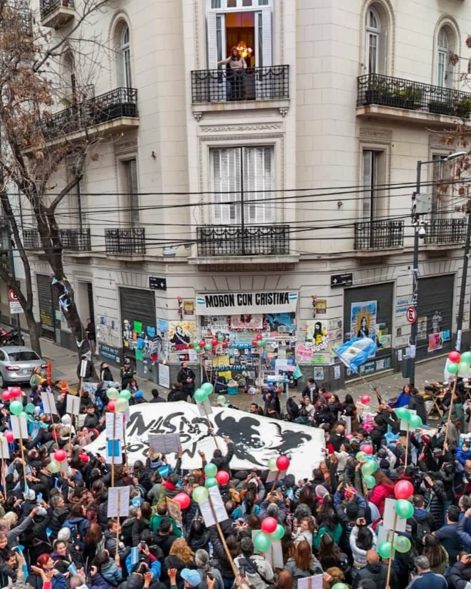 NE_Moron's tweet photo. MORÓN SIEMPRE CON VOS ❤️🇦🇷

Mucho circo judicial, causas armadas y malabares para encerrarte. Nada de todo esto puede tapar la verdad: te persiguen y proscriben porque le temen al amor de tu pueblo y a la memoria de un país con dignidad. https://t.co/xw9fw89N79