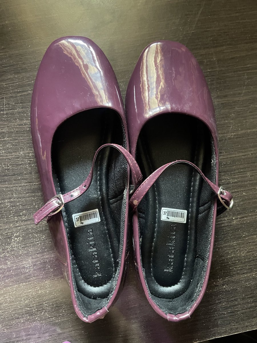 meloverainny's tweet photo. @___widdd KAK maaf baru buka lg 😭 ini kak masi new yaa ini blm kepake samsek. dan kemaren ada kesalahan kak, ada admin 2rb jd incld all 50 net ☺️🙏🏻 https://t.co/32NYW1fLrY