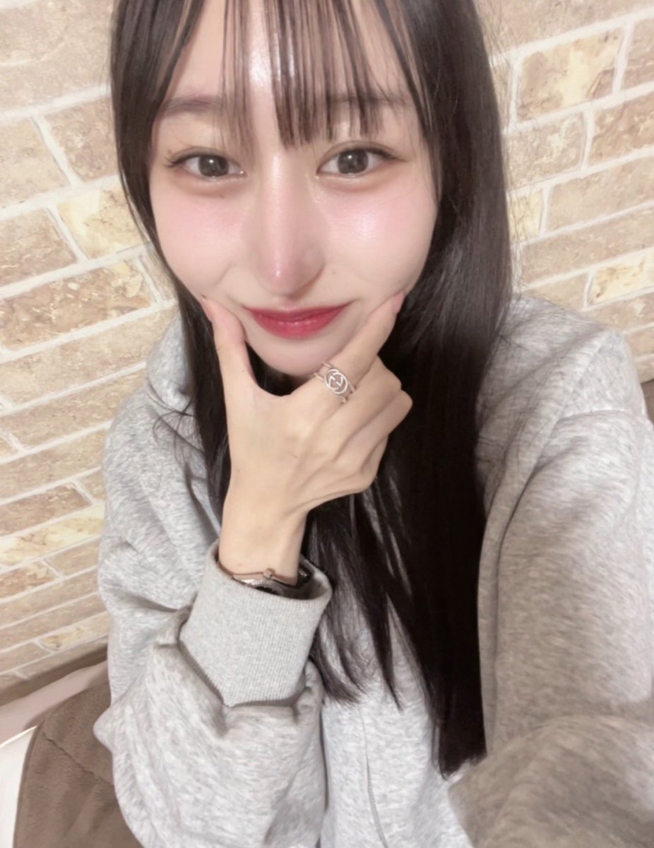 pompomgm's tweet photo. ポーカー好きな人って綺麗な人多いですよね〜🥹🤍🎀

ポーカー好き＆美容好きの友達募集してます🙌
まだ優勝経験なしでとても初心者ですが大会の話も美容トークもできる人、ぜひ繋がりたい！

どちらかでも被る人、リプやフォローDMください😳

#ポーカー好きと繋がりたい #美容垢さんと繋がりたい https://t.co/Gx9OefSno3