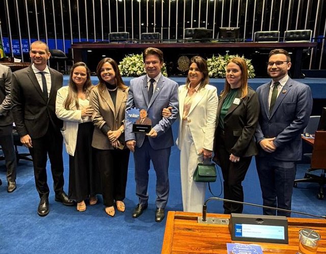 magnopb's tweet photo. No @SenadoFederal: presidente da @FIEParaiba e da Associação Nordeste Forte, Cassiano Pereira recebe o Diploma José Ermírio de Moraes: https://t.co/SyhAun2ofC https://t.co/DBNMAG8zXN